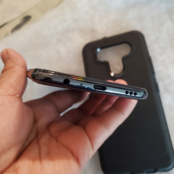 LG K51 Unlocked 32GB With Case - Picture 5 of 5